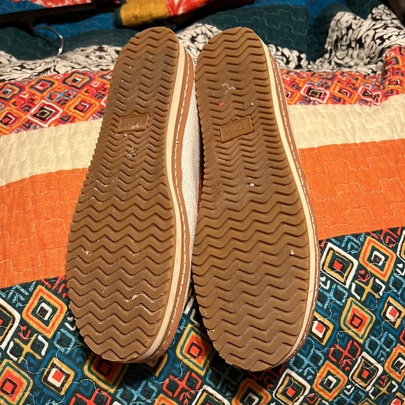 Tom’s slip on flat loafers. 8M. Great shape. - Picture 3 of 5